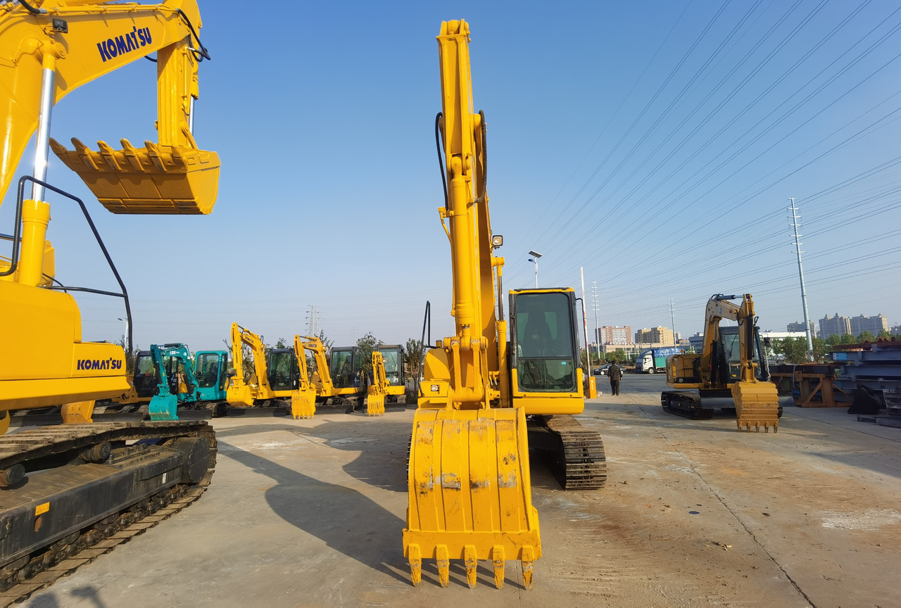 KOMATSU PC130-7 - Mini excavator: picture 4 KOMATSU PC130-7 - Mini excavator: picture 4