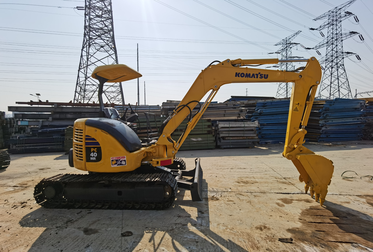 KOMATSU PC40MR - Mini excavator: picture 1 KOMATSU PC40MR - Mini excavator: picture 1
