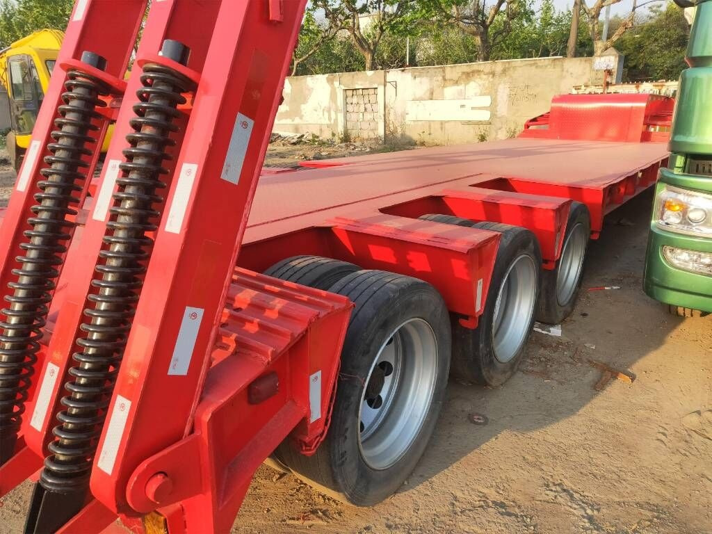 KUNBO LKB9400TDP - Low loader semi-trailer: picture 1 KUNBO LKB9400TDP - Low loader semi-trailer: picture 1