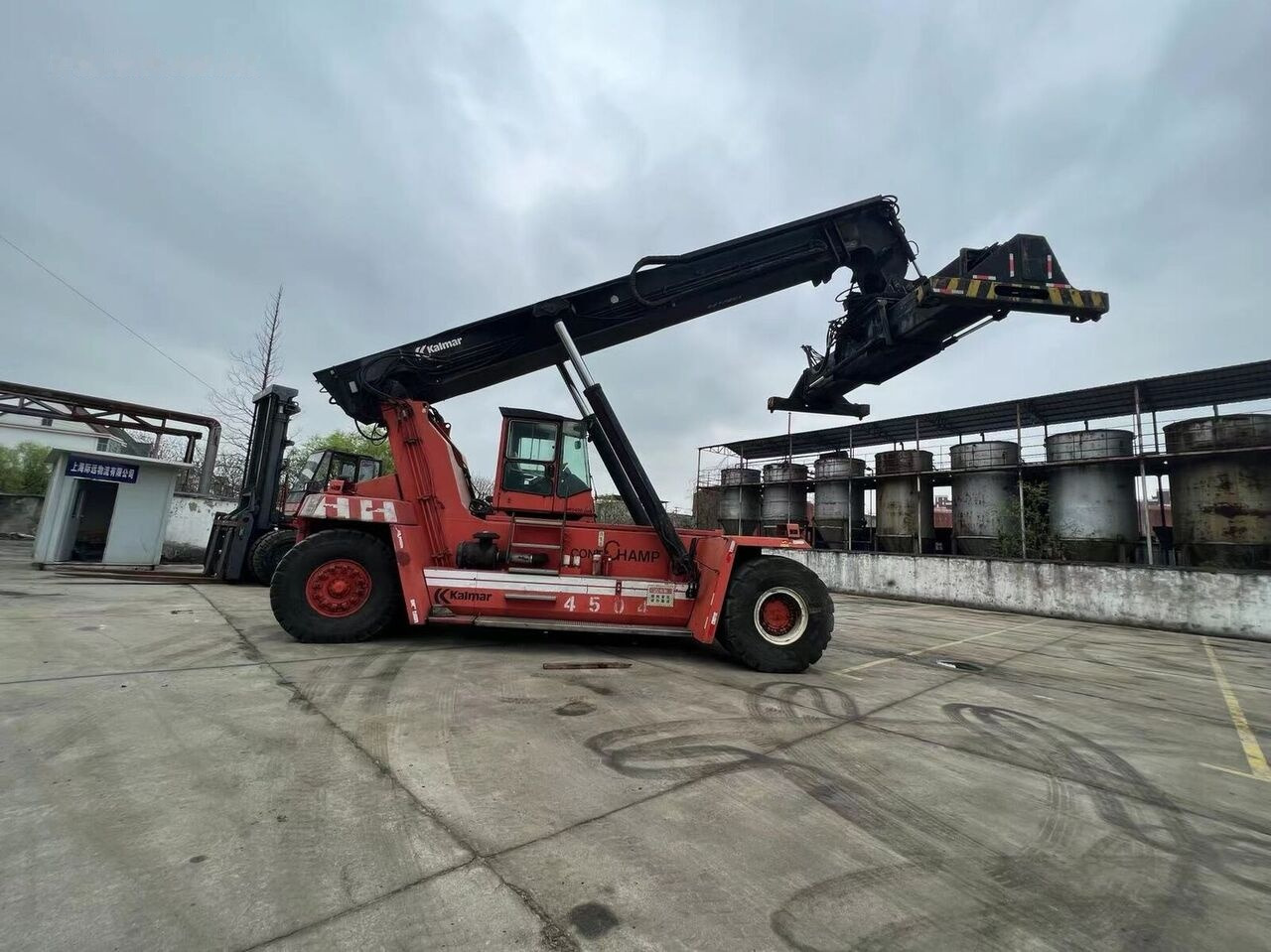 Kalmar DRF450-60S5 - Reach stacker: picture 2 Kalmar DRF450-60S5 - Reach stacker: picture 2