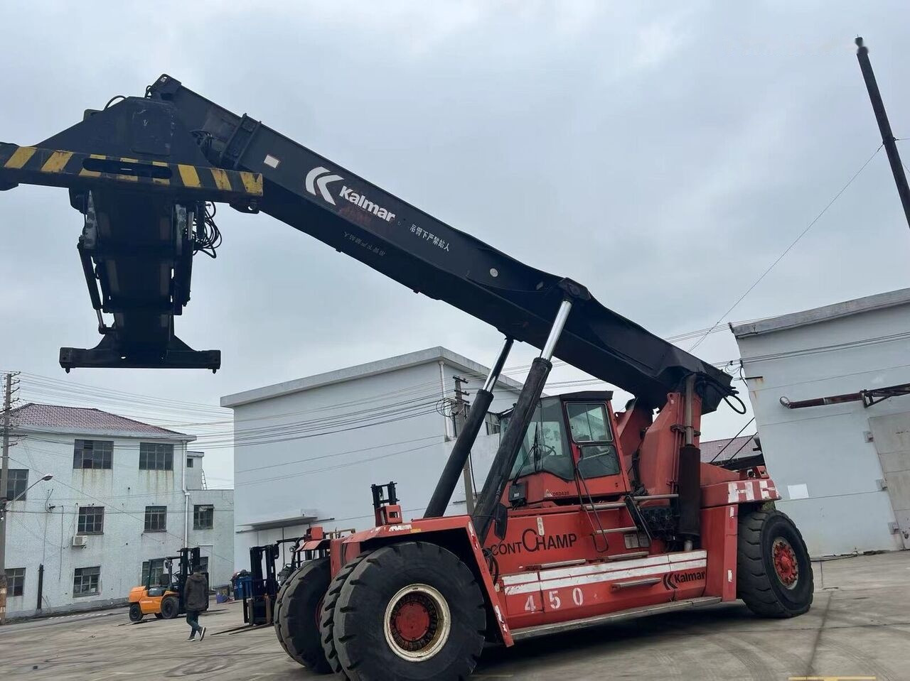 Kalmar DRF450-60S5 - Reach stacker: picture 3 Kalmar DRF450-60S5 - Reach stacker: picture 3
