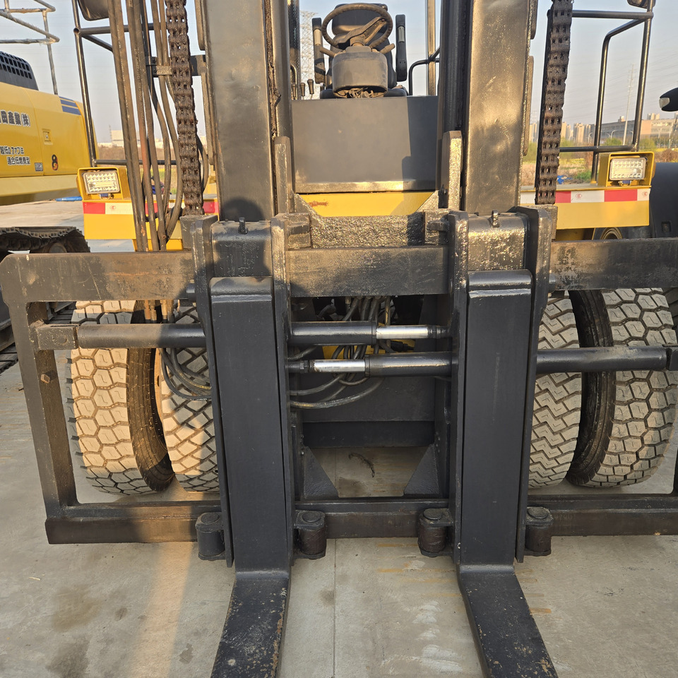 Diesel forklift Komatsu FD200: picture 7