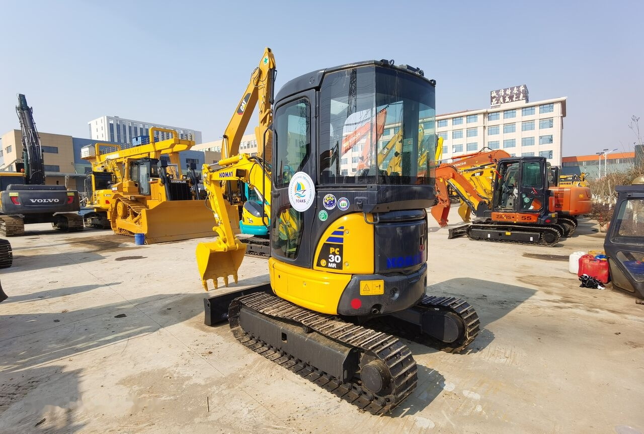 Komatsu PC30MR - Mini excavator: picture 3 Komatsu PC30MR - Mini excavator: picture 3