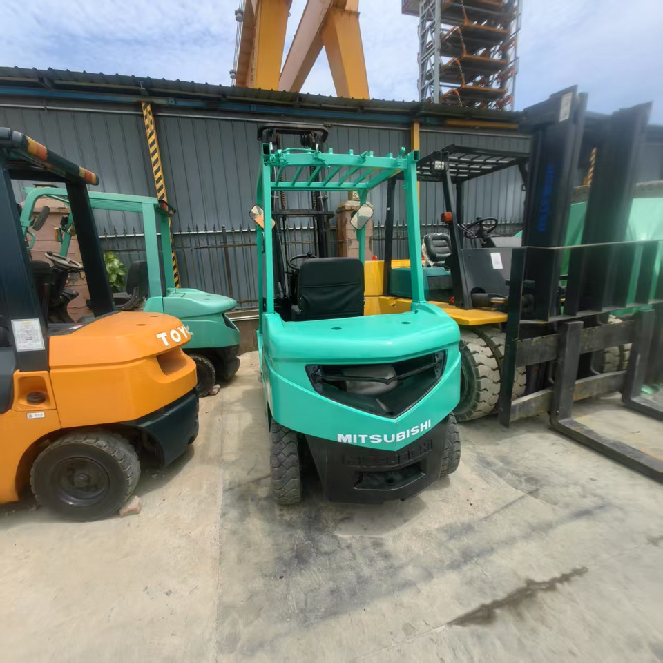 Mitsubishi FD30 - Diesel forklift: picture 3 Mitsubishi FD30 - Diesel forklift: picture 3