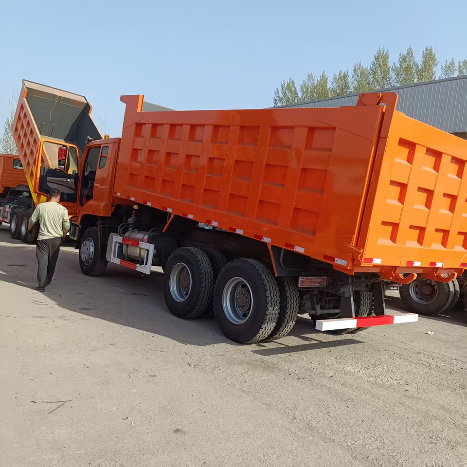 SINOTRUK HOHAN 6x4 - Tipper: picture 5 SINOTRUK HOHAN 6x4 - Tipper: picture 5