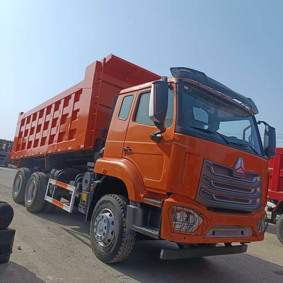 SINOTRUK HOHAN 6x4 - Tipper: picture 2 SINOTRUK HOHAN 6x4 - Tipper: picture 2