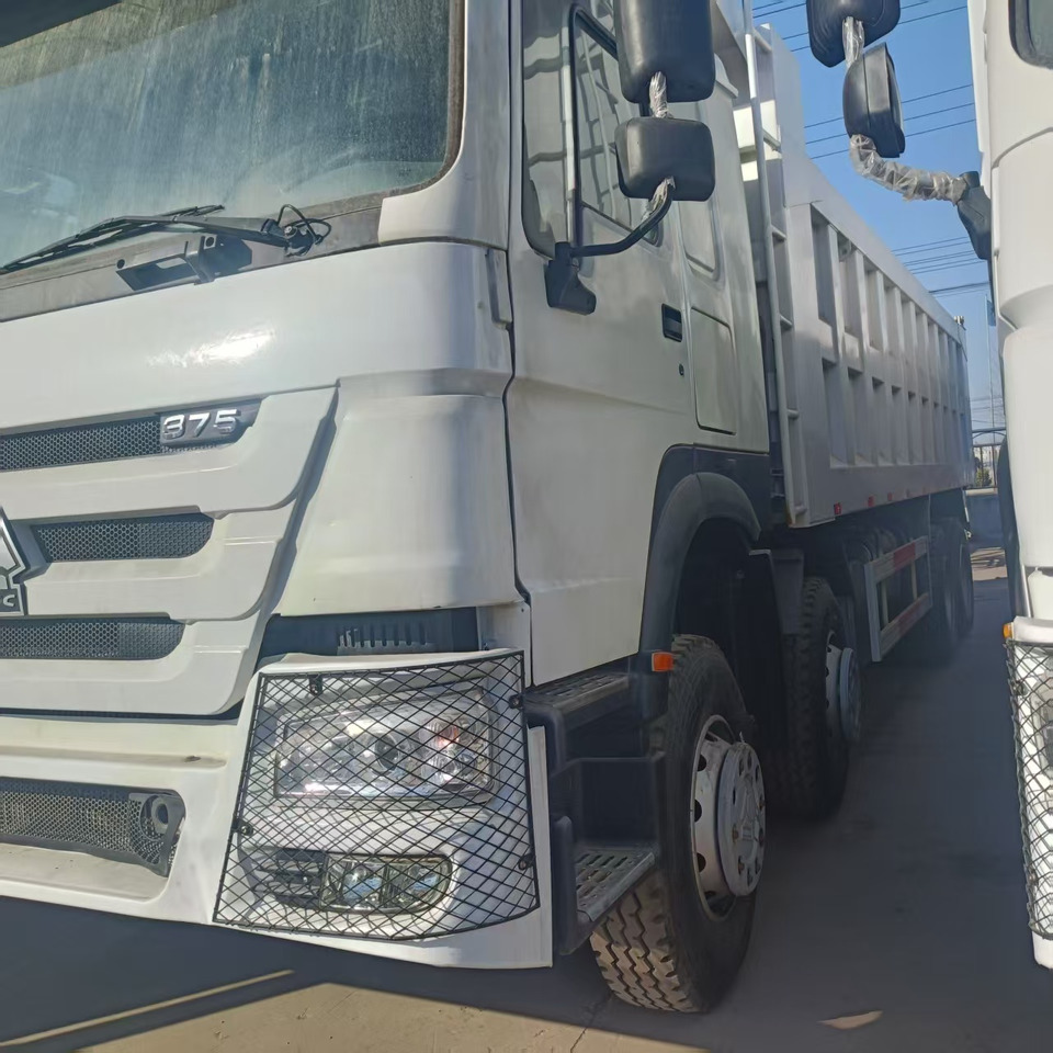 SINOTRUK HOWO 8x4 - Tipper: picture 4 SINOTRUK HOWO 8x4 - Tipper: picture 4