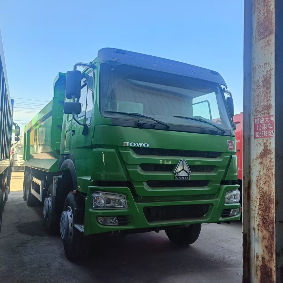 SINOTRUK HOWO - Box truck: picture 2 SINOTRUK HOWO - Box truck: picture 2
