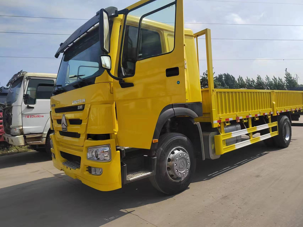 SINOTRUK HOWO - Tipper: picture 1 SINOTRUK HOWO - Tipper: picture 1