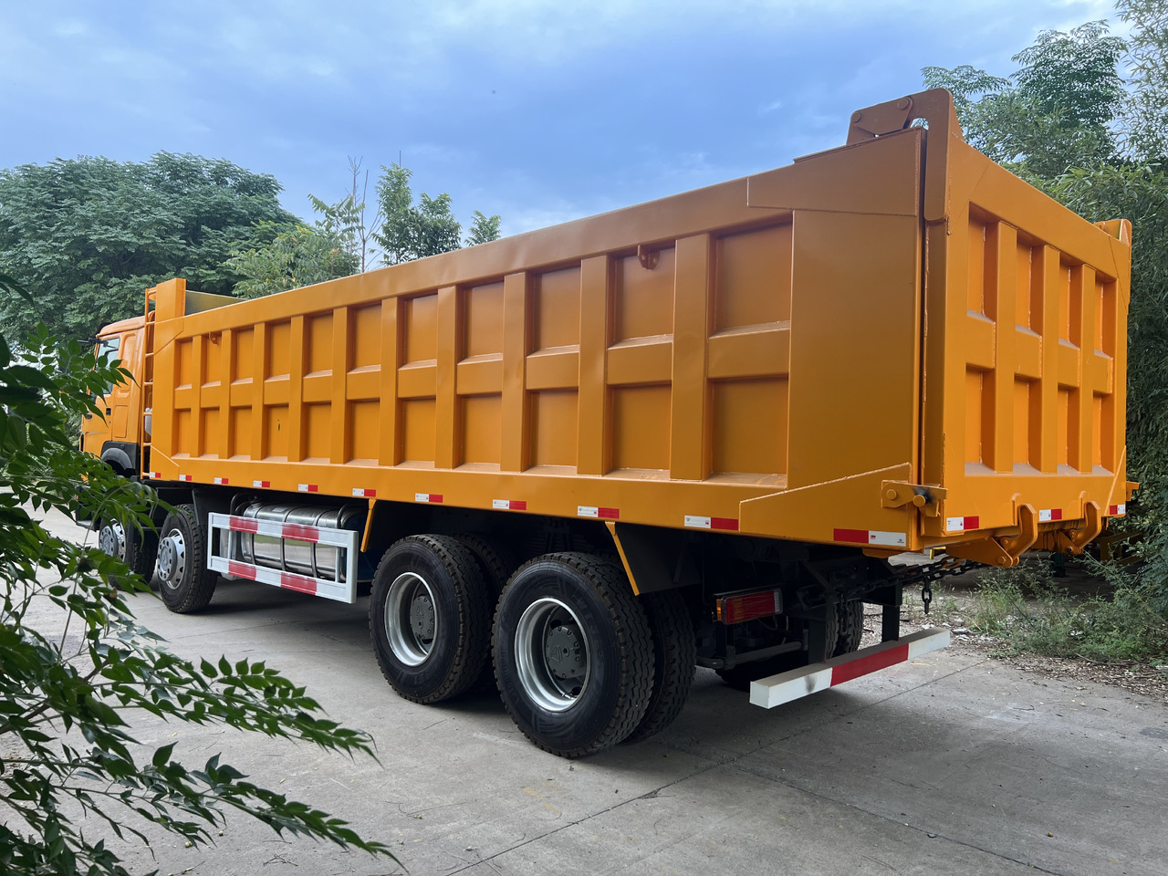 SINOTRUK Howo - Tipper: picture 5 SINOTRUK Howo - Tipper: picture 5