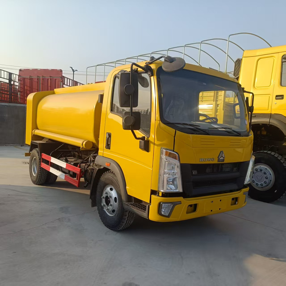 SINOTRUK Tanker truck - Tanker truck: picture 1 SINOTRUK Tanker truck - Tanker truck: picture 1