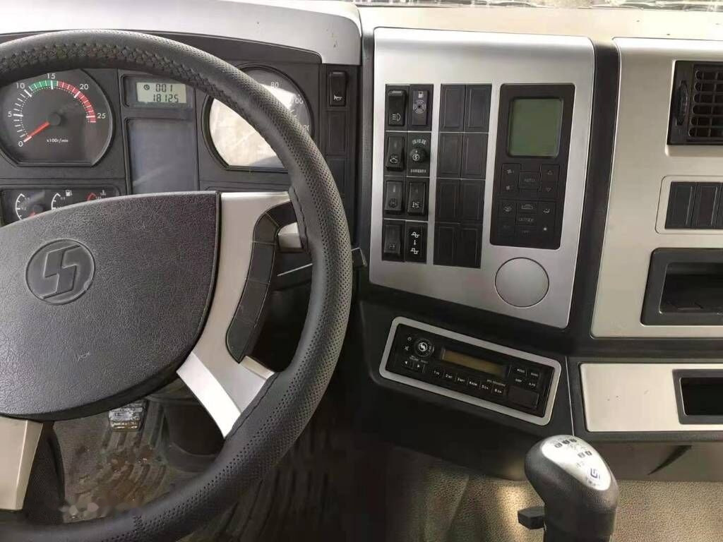 Shacman F3000 - Tanker truck: picture 2 Shacman F3000 - Tanker truck: picture 2