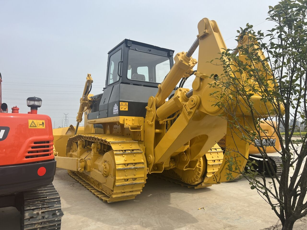 Shantui SD32 - Bulldozer: picture 1 Shantui SD32 - Bulldozer: picture 1