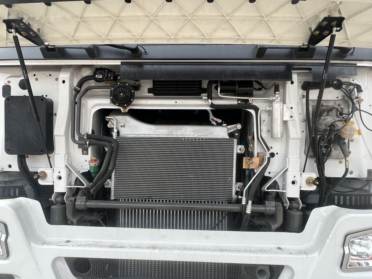 Tipper Sinotruk Howo 8*4: picture 12 Tipper Sinotruk Howo 8*4: picture 12