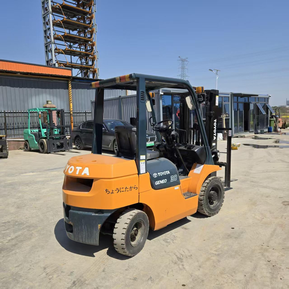Diesel forklift Toyota FD30: picture 6