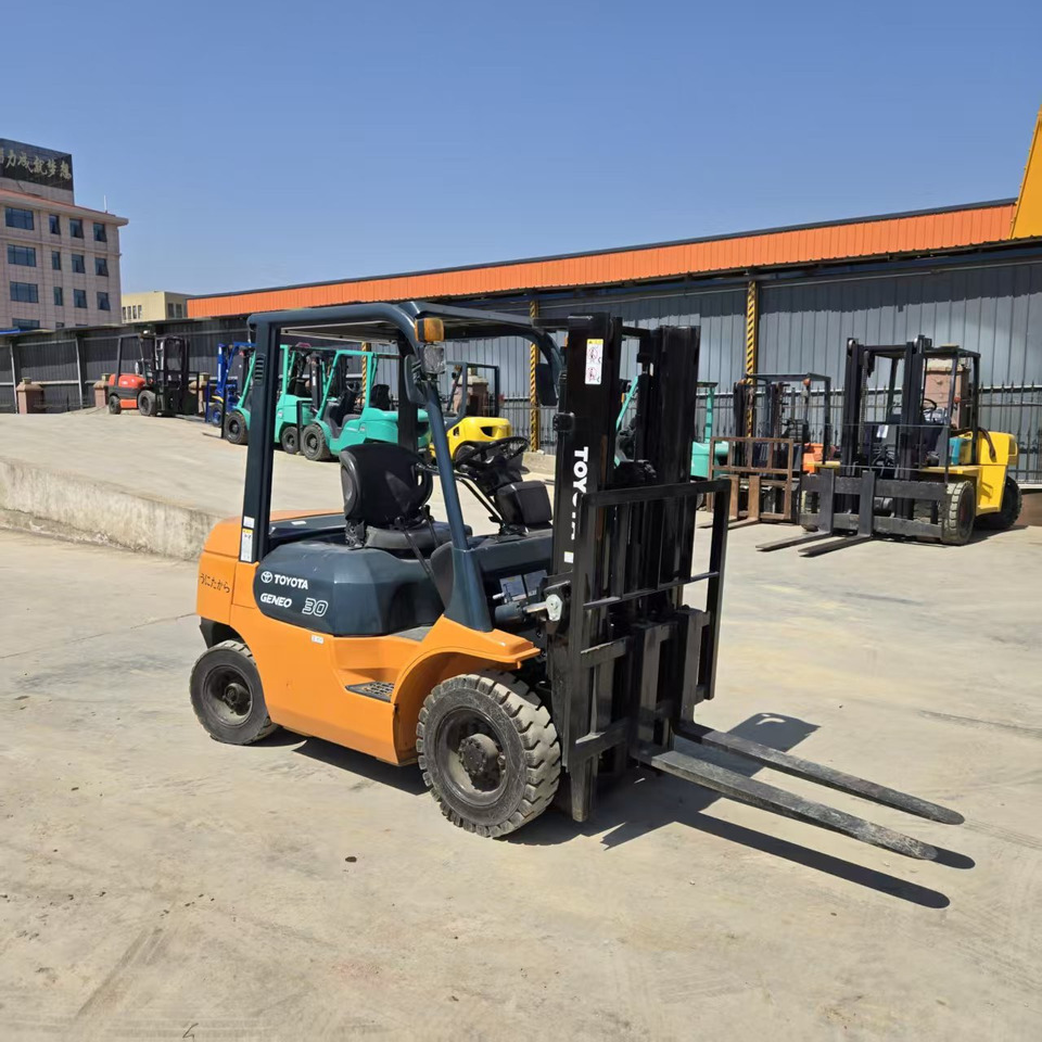 Diesel forklift Toyota FD30: picture 7