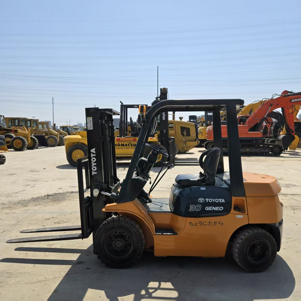 Toyota FD30 - Diesel forklift: picture 3 Toyota FD30 - Diesel forklift: picture 3