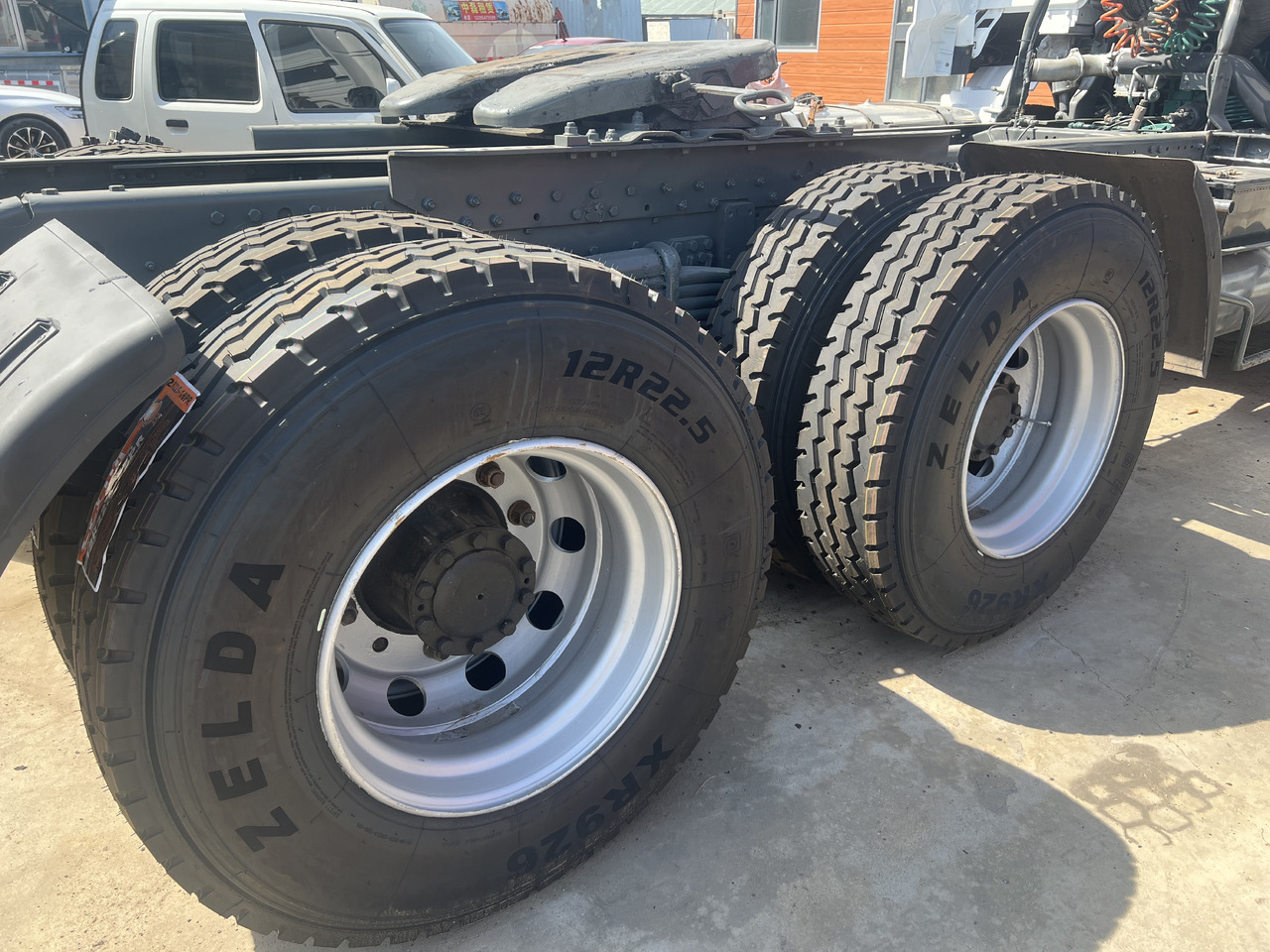 SINOTRUK Trailer head - Tractor unit: picture 5 SINOTRUK Trailer head - Tractor unit: picture 5