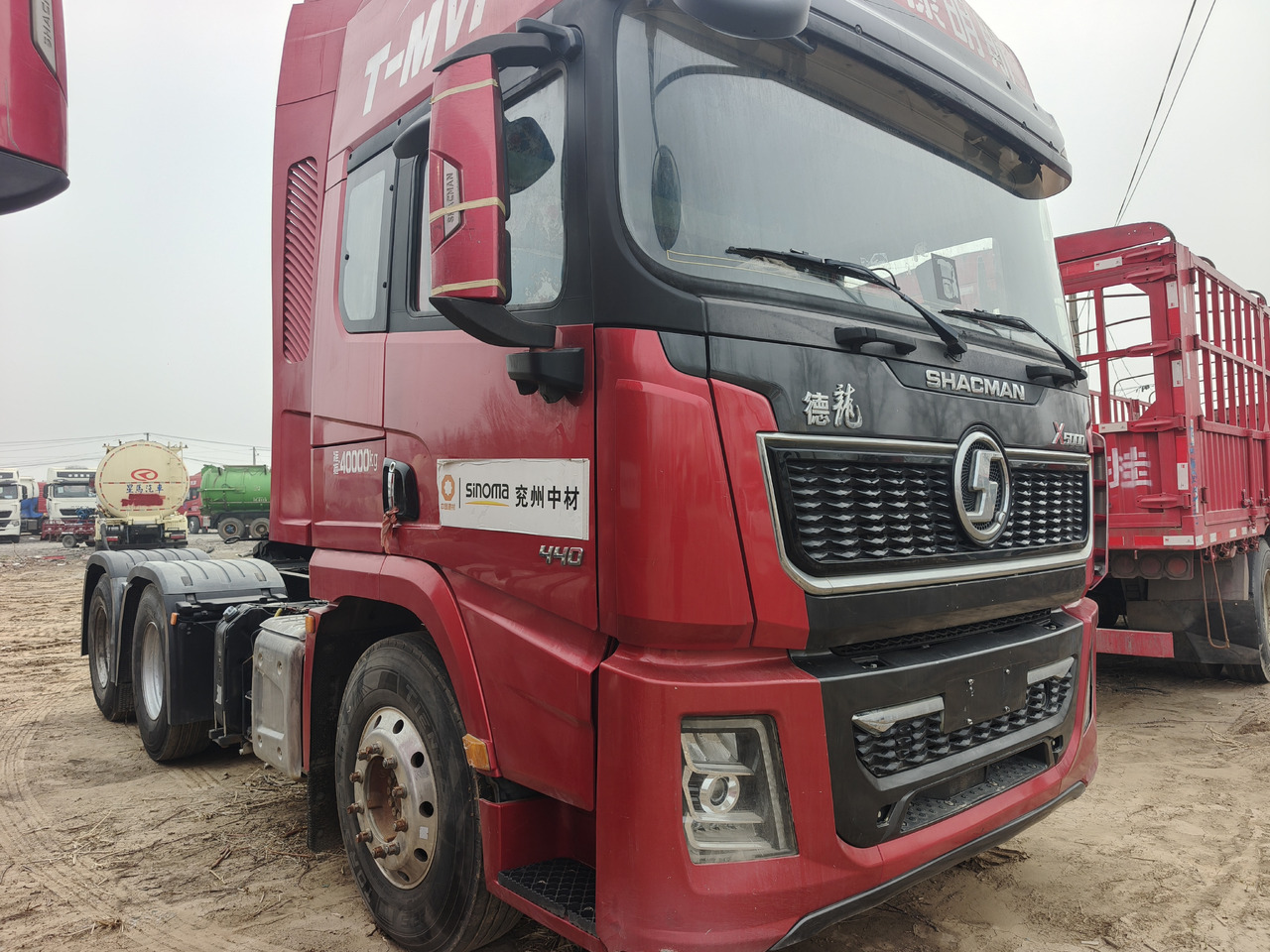 Tractor unit Shacman X5000: picture 6