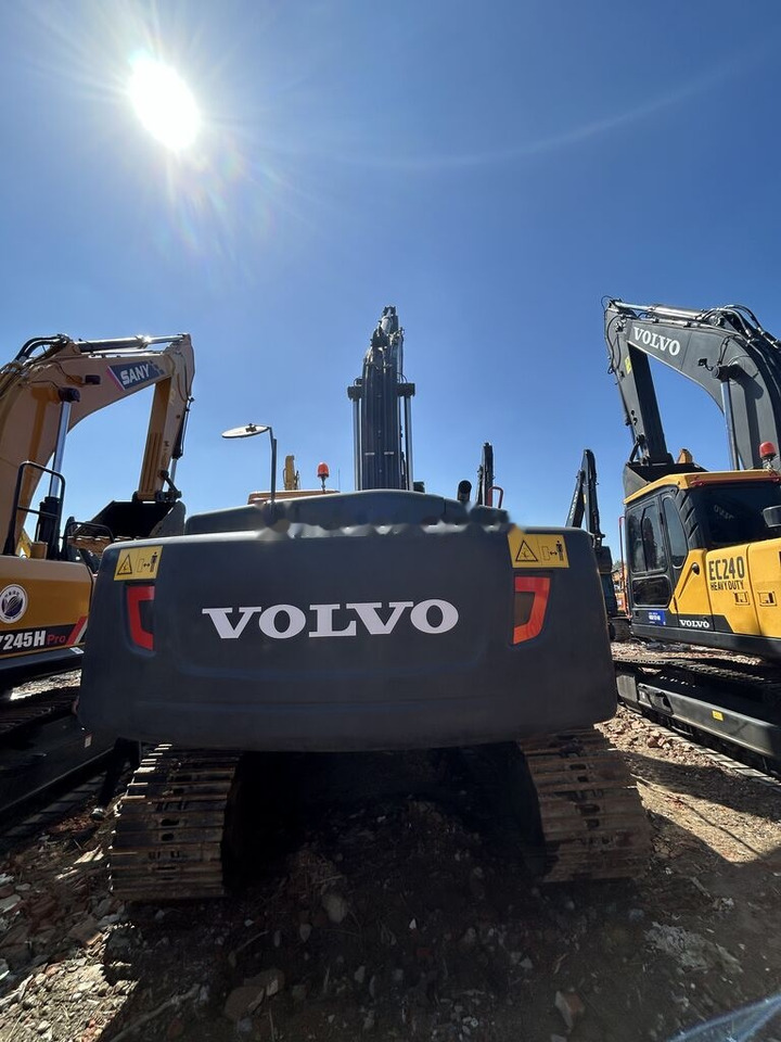 Volvo EC240 - Crawler excavator: picture 1 Volvo EC240 - Crawler excavator: picture 1