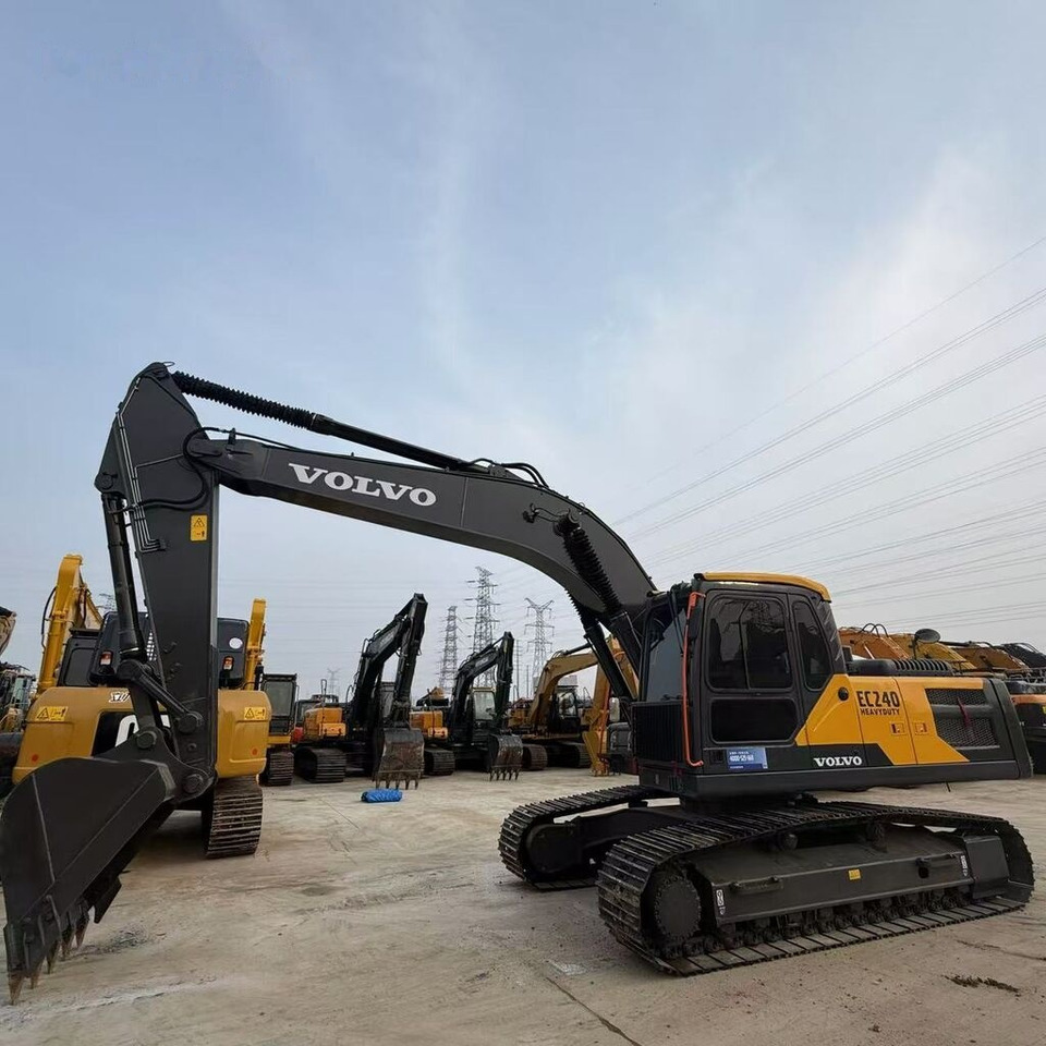 Volvo EC240 - Crawler excavator: picture 5 Volvo EC240 - Crawler excavator: picture 5