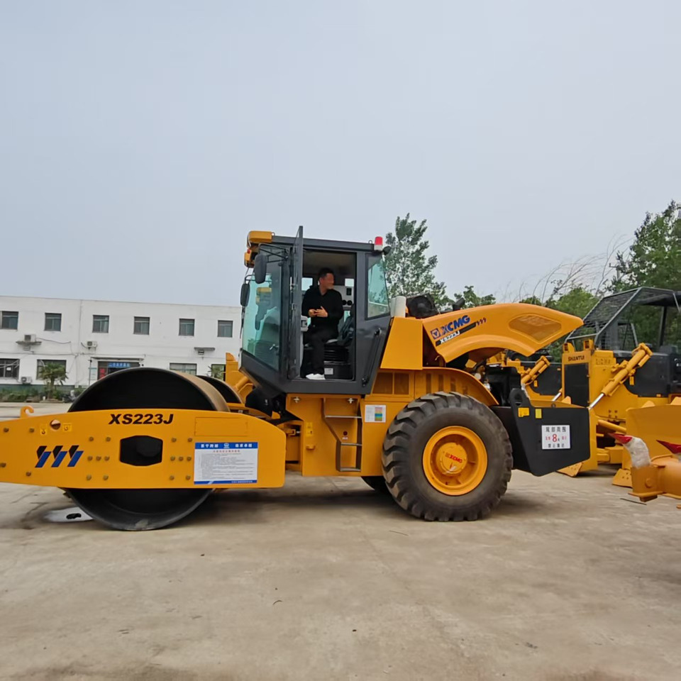 XCMG XS233J - Compactor: picture 1 XCMG XS233J - Compactor: picture 1
