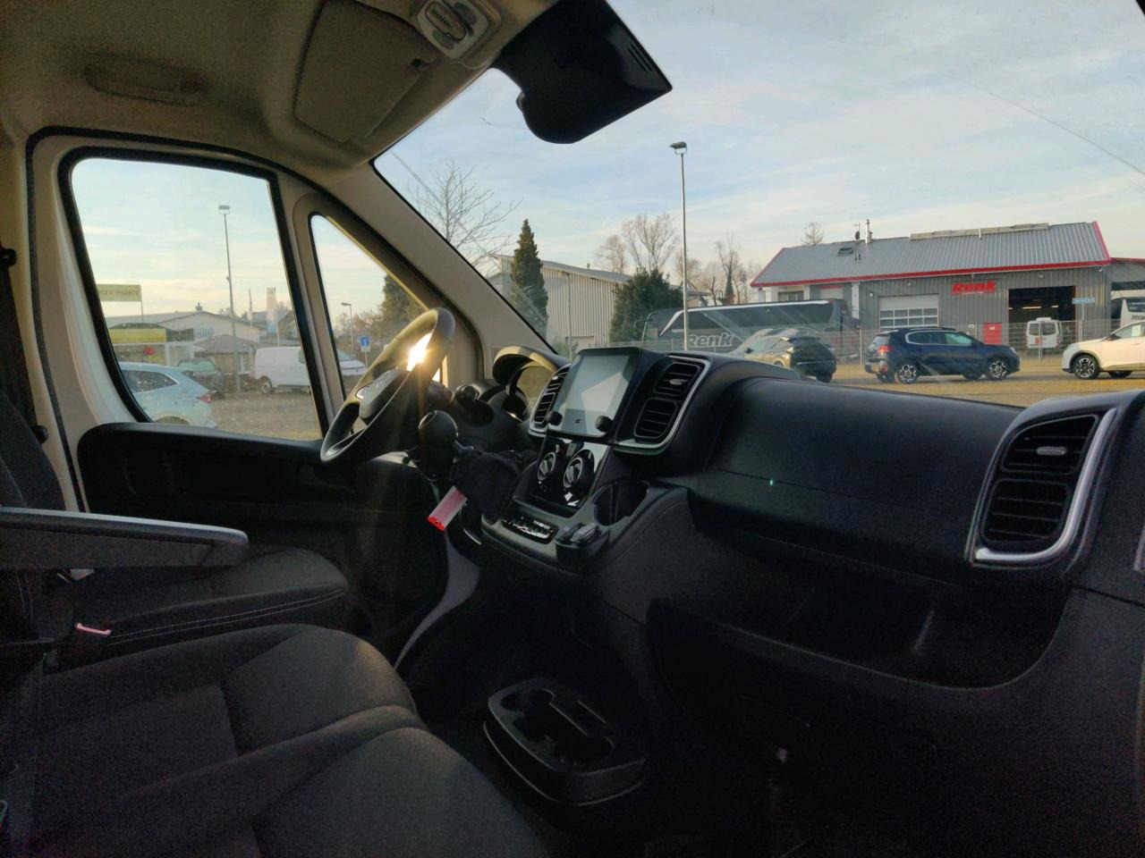 CITROEN Jumper 3.5t L2H2 2.2 HDi S&S - 140 III FOURGON TOLE Fourgon Tolé 35 L2H2 PHASE 3 - Panel van: picture 4 CITROEN Jumper 3.5t L2H2 2.2 HDi S&S - 140 III FOURGON TOLE Fourgon Tolé 35 L2H2 PHASE 3 - Panel van: picture 4