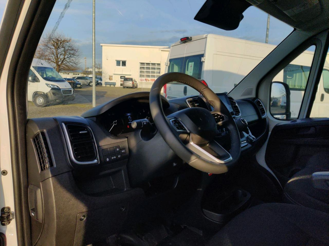 CITROEN Jumper 3.5t L2H2 2.2 HDi S&S - 140 III FOURGON TOLE Fourgon Tolé 35 L2H2 PHASE 3 - Panel van: picture 5 CITROEN Jumper 3.5t L2H2 2.2 HDi S&S - 140 III FOURGON TOLE Fourgon Tolé 35 L2H2 PHASE 3 - Panel van: picture 5