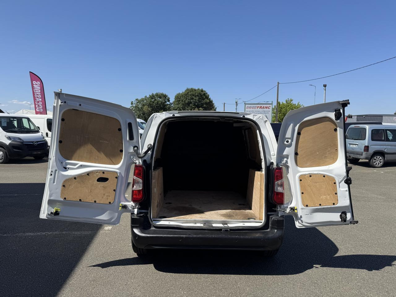 Citroen Berlingo M 650KG BLUEHDI 100 S&S DRIVER - Small van: picture 2 Citroen Berlingo M 650KG BLUEHDI 100 S&S DRIVER - Small van: picture 2