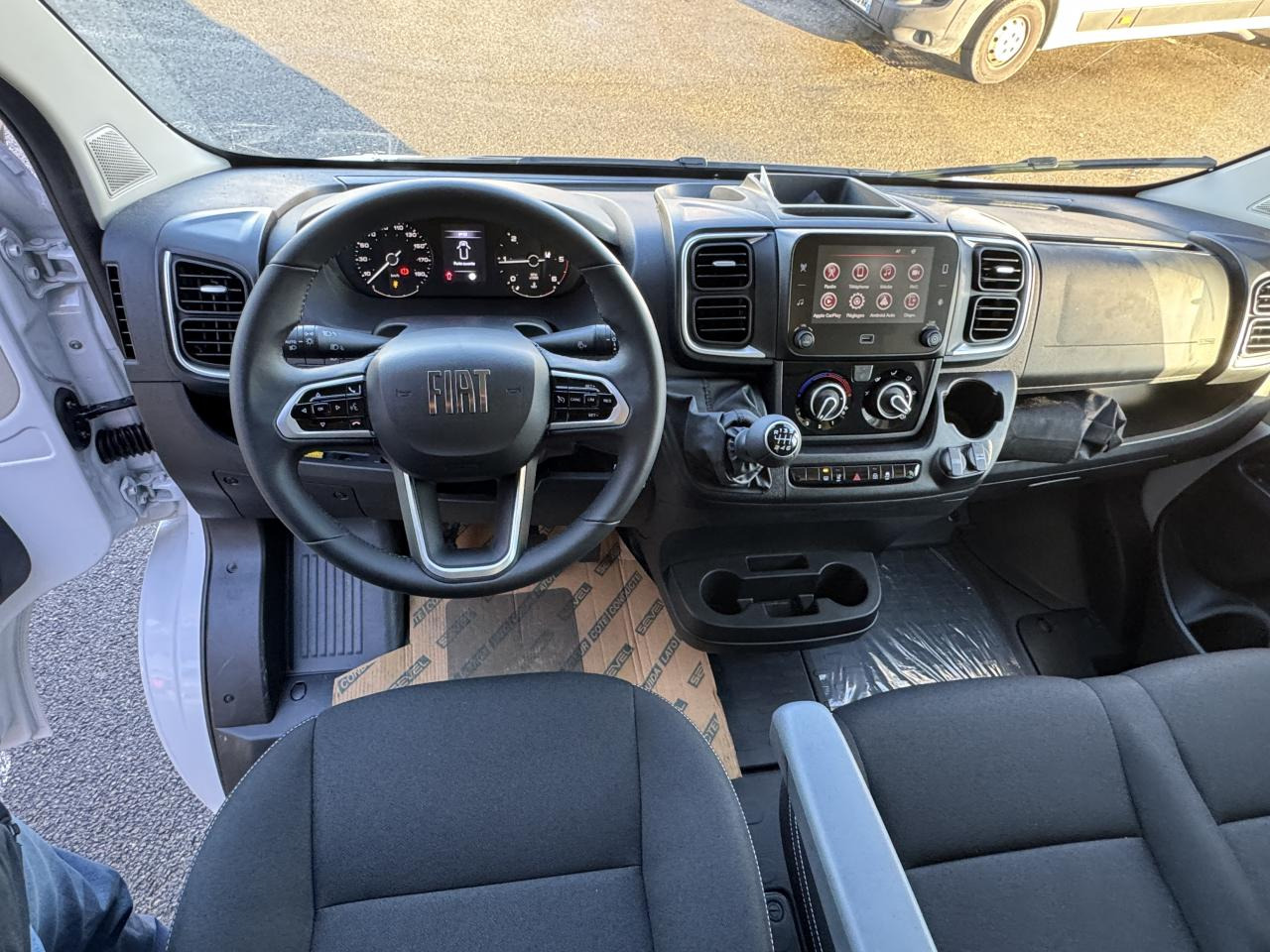 FIAT Ducato Tôlé 3.3 L H2 2.2 - 140ch - Panel van: picture 3 FIAT Ducato Tôlé 3.3 L H2 2.2 - 140ch - Panel van: picture 3