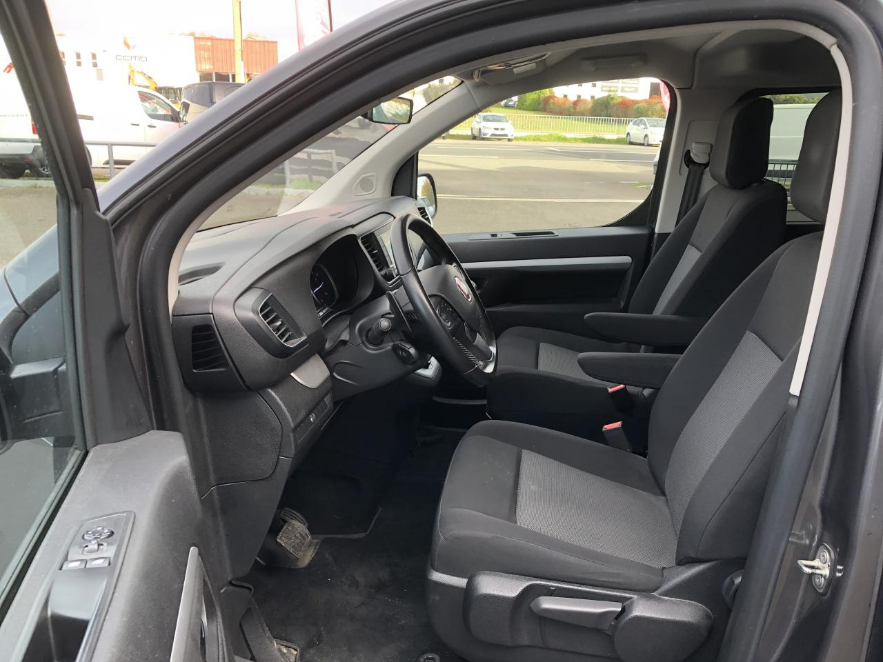 FIAT Scudo XL 2.0 BlueHDi - 180 S&S - BV EAT8 III 2022 CABINE APPROFONDIE Cabine Approfondie Fixe XL - Combi van: picture 4 FIAT Scudo XL 2.0 BlueHDi - 180 S&S - BV EAT8 III 2022 CABINE APPROFONDIE Cabine Approfondie Fixe XL - Combi van: picture 4