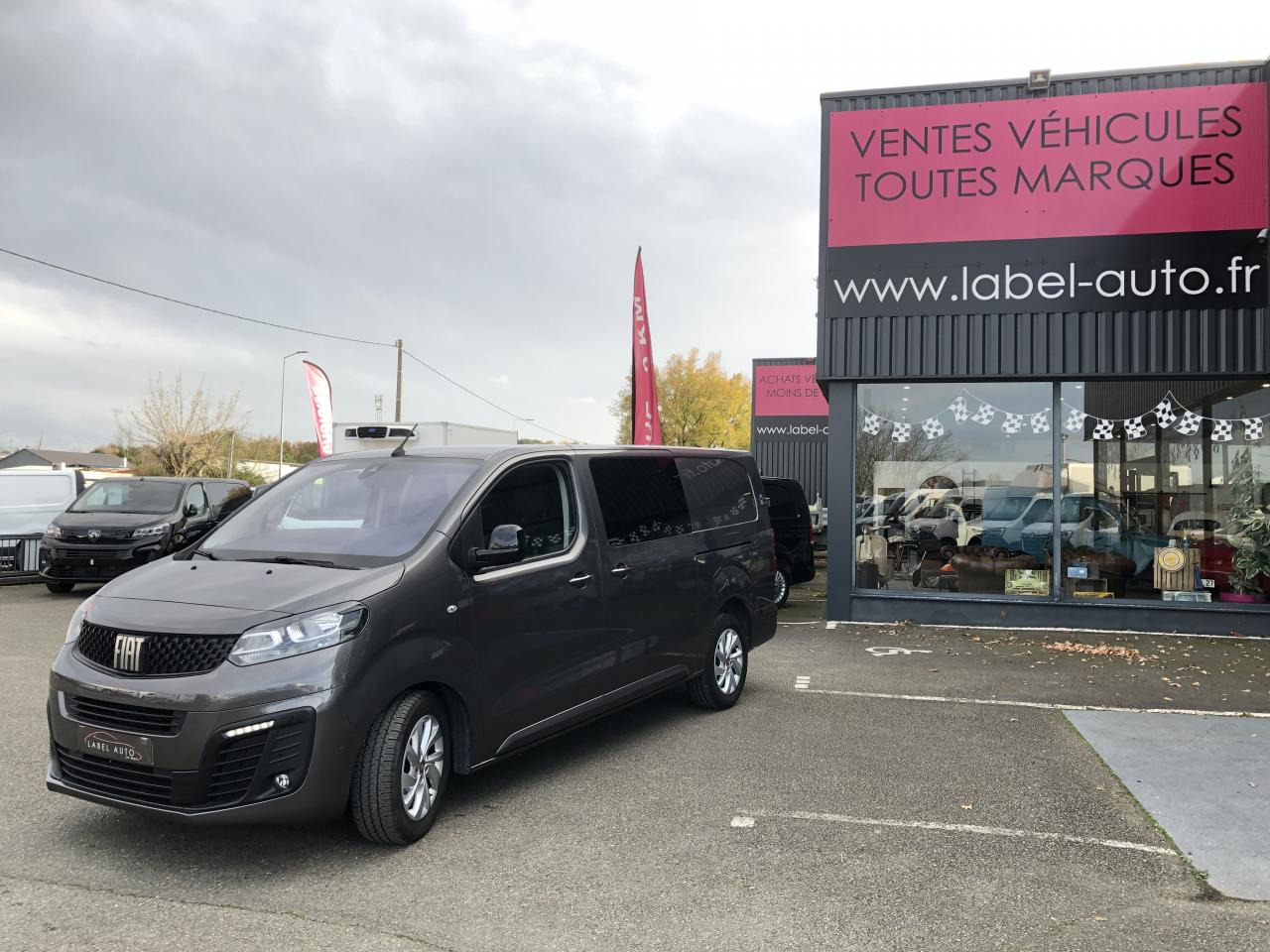 FIAT Scudo XL 2.0 BlueHDi - 180 S&S - BV EAT8 III 2022 CABINE APPROFONDIE Cabine Approfondie Fixe XL - Combi van: picture 5 FIAT Scudo XL 2.0 BlueHDi - 180 S&S - BV EAT8 III 2022 CABINE APPROFONDIE Cabine Approfondie Fixe XL - Combi van: picture 5