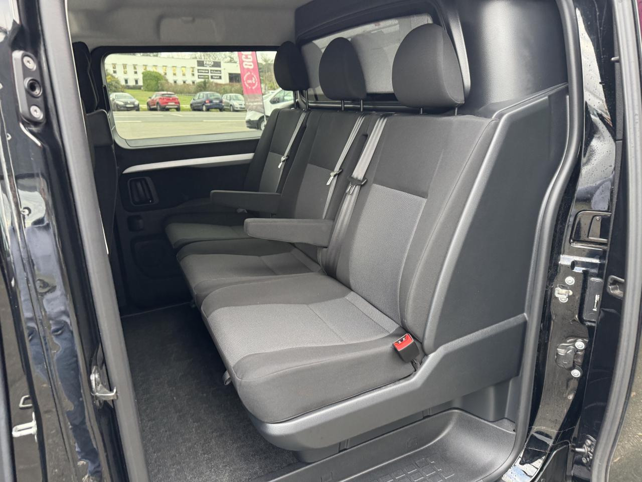 FIAT Scudo XL 2.0 BlueHDi - 180 S&S - BVA Cabine Approfondie 6 PLACES - Combi van: picture 5 FIAT Scudo XL 2.0 BlueHDi - 180 S&S - BVA Cabine Approfondie 6 PLACES - Combi van: picture 5