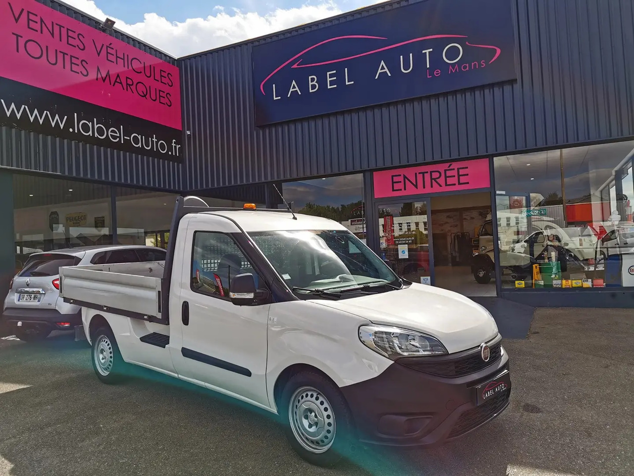 Fiat Doblo Cargo WORK UP MAXI 1.6 MULTIJET 105CH PRO LOUNGE - Open body delivery van: picture 1 Fiat Doblo Cargo WORK UP MAXI 1.6 MULTIJET 105CH PRO LOUNGE - Open body delivery van: picture 1