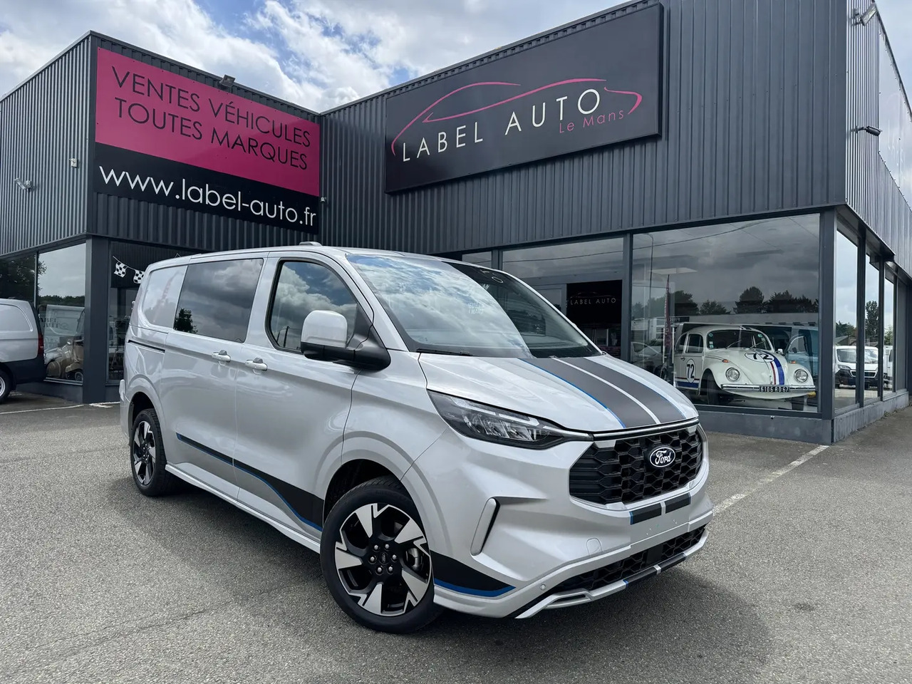 Ford Transit Custom 320 L1H1 2.0 ECOBLUE 170CH CABINE APPROFONDIE SPORT BVA8 - Combi van: picture 2 Ford Transit Custom 320 L1H1 2.0 ECOBLUE 170CH CABINE APPROFONDIE SPORT BVA8 - Combi van: picture 2