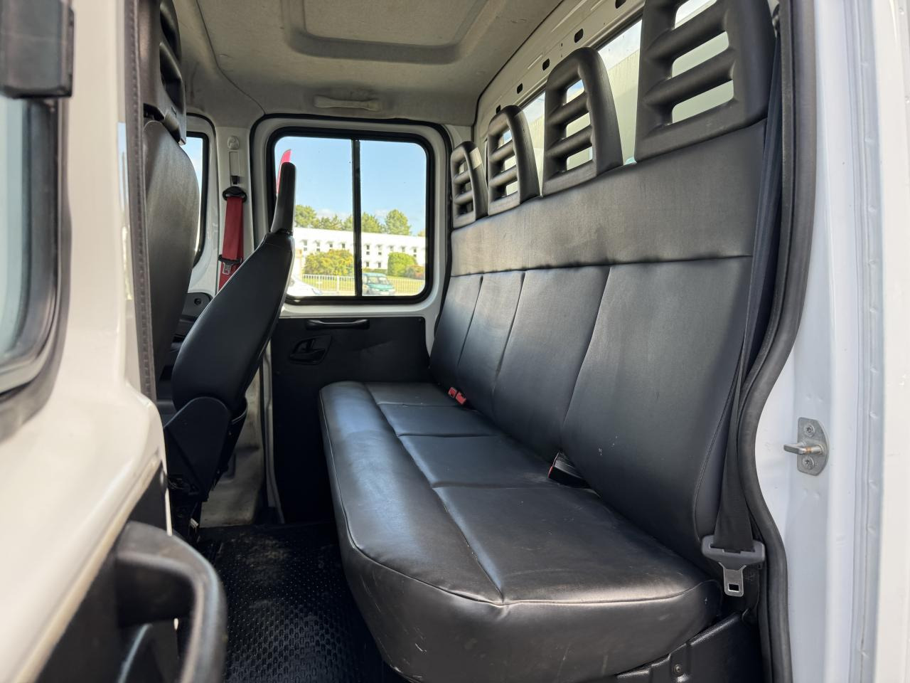 IVECO DAILY BENNE DOUBLE CABINE COFFRE 35C16 6 PLACES - Tipper van, Combi van: picture 5 IVECO DAILY BENNE DOUBLE CABINE COFFRE 35C16 6 PLACES - Tipper van, Combi van: picture 5