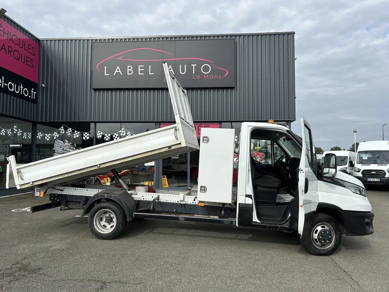 Iveco Daily 35C14 D EMPATTEMENT 3750 - Tipper van: picture 1 Iveco Daily 35C14 D EMPATTEMENT 3750 - Tipper van: picture 1