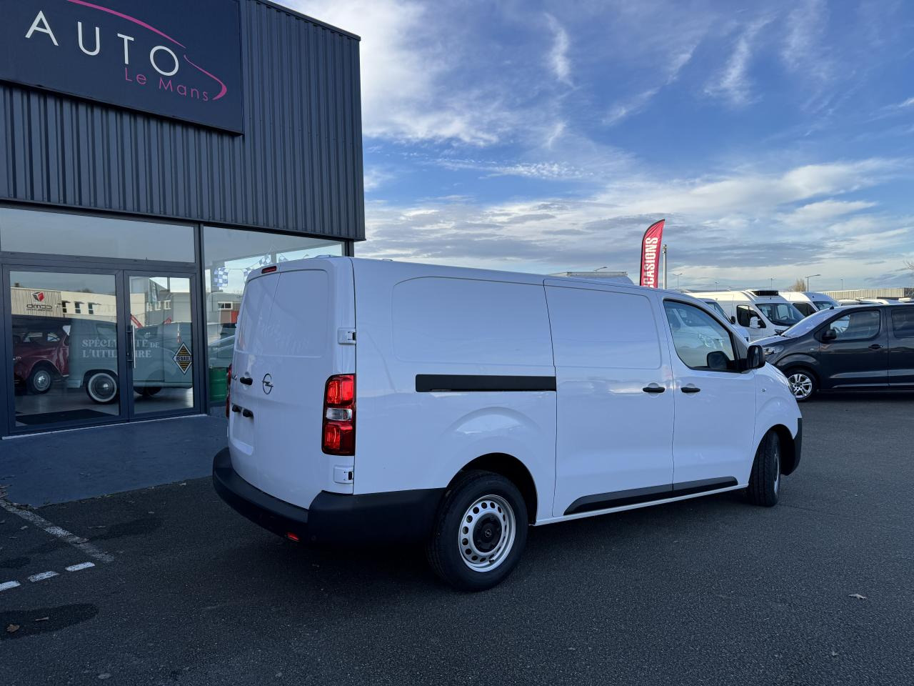 OPEL Vivaro XL 2.0 BlueHDi 145CH BV EAT8 - Panel van: picture 5 OPEL Vivaro XL 2.0 BlueHDi 145CH BV EAT8 - Panel van: picture 5