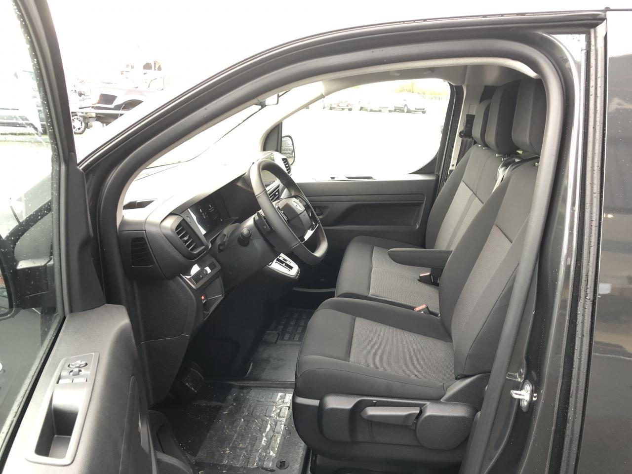 OPEL Vivaro XL 2.2 Diesel - 180CH EAT8 CABINE APPROFONDIE 5 PLACES - Panel van: picture 5 OPEL Vivaro XL 2.2 Diesel - 180CH EAT8 CABINE APPROFONDIE 5 PLACES - Panel van: picture 5