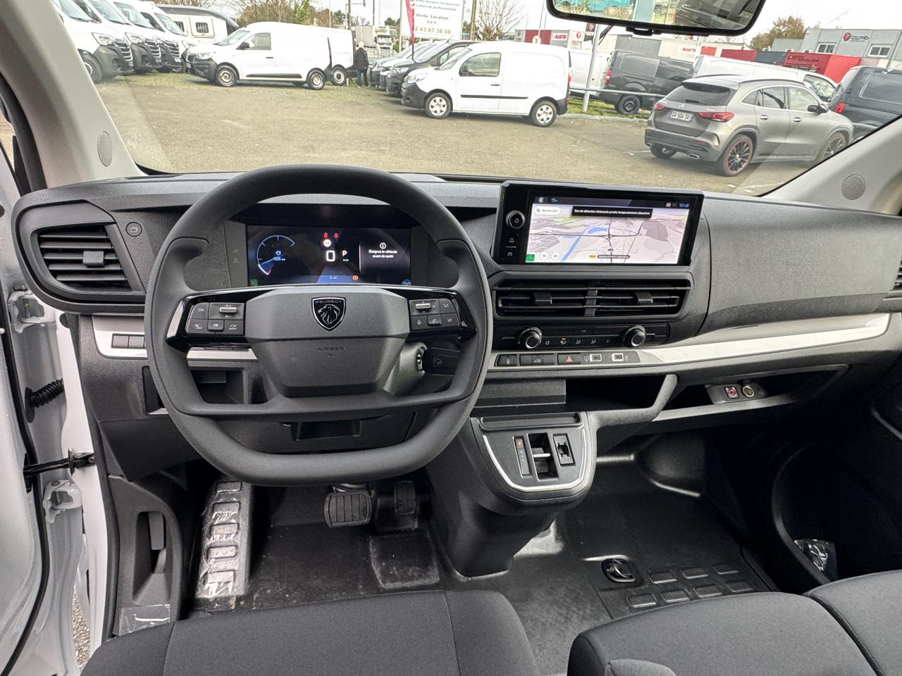 PEUGEOT Expert M 2.0 BlueHDi - 180 S&S - BV EAT8 III FOURGON Fourgon PHASE 2 - Panel van: picture 4 PEUGEOT Expert M 2.0 BlueHDi - 180 S&S - BV EAT8 III FOURGON Fourgon PHASE 2 - Panel van: picture 4