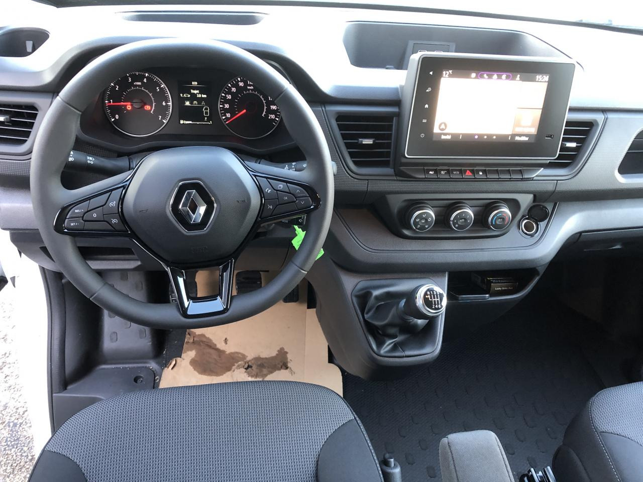 RENAULT 2 places Trafic L2H1 3000 Kg 2.0 Blue dCi - 130 L2H1 - Panel van: picture 4 RENAULT 2 places Trafic L2H1 3000 Kg 2.0 Blue dCi - 130 L2H1 - Panel van: picture 4