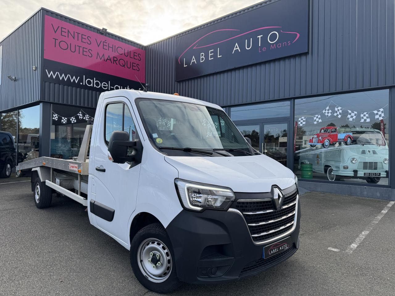 RENAULT Master Confort F3500 L3 2.3 dCi - 130 ch L3 Traction Dépanneuse porte voiture - Tow tractor: picture 2 RENAULT Master Confort F3500 L3 2.3 dCi - 130 ch L3 Traction Dépanneuse porte voiture - Tow tractor: picture 2