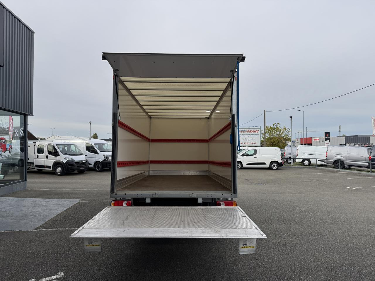 RENAULT Master Confort R3500 L3 2.3 dCi - 145 III CHASSIS CABINE Châssis Cabine L3 Propulsion PHASE 3 - Closed box van: picture 3 RENAULT Master Confort R3500 L3 2.3 dCi - 145 III CHASSIS CABINE Châssis Cabine L3 Propulsion PHASE 3 - Closed box van: picture 3