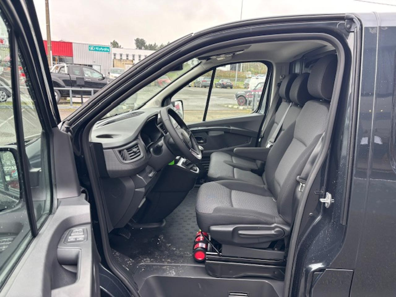 RENAULT TRAFIC 3T0 L1H1 2.0 DCI 150CH - Panel van: picture 5 RENAULT TRAFIC 3T0 L1H1 2.0 DCI 150CH - Panel van: picture 5