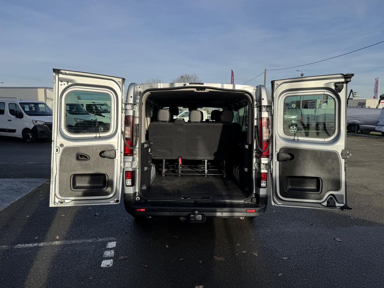 RENAULT Trafic L2 2.0 Energy dCi - 150 - S&S III COMBI Combi Zen L2H1 PHASE 3 - Combi van: picture 2 RENAULT Trafic L2 2.0 Energy dCi - 150 - S&S III COMBI Combi Zen L2H1 PHASE 3 - Combi van: picture 2