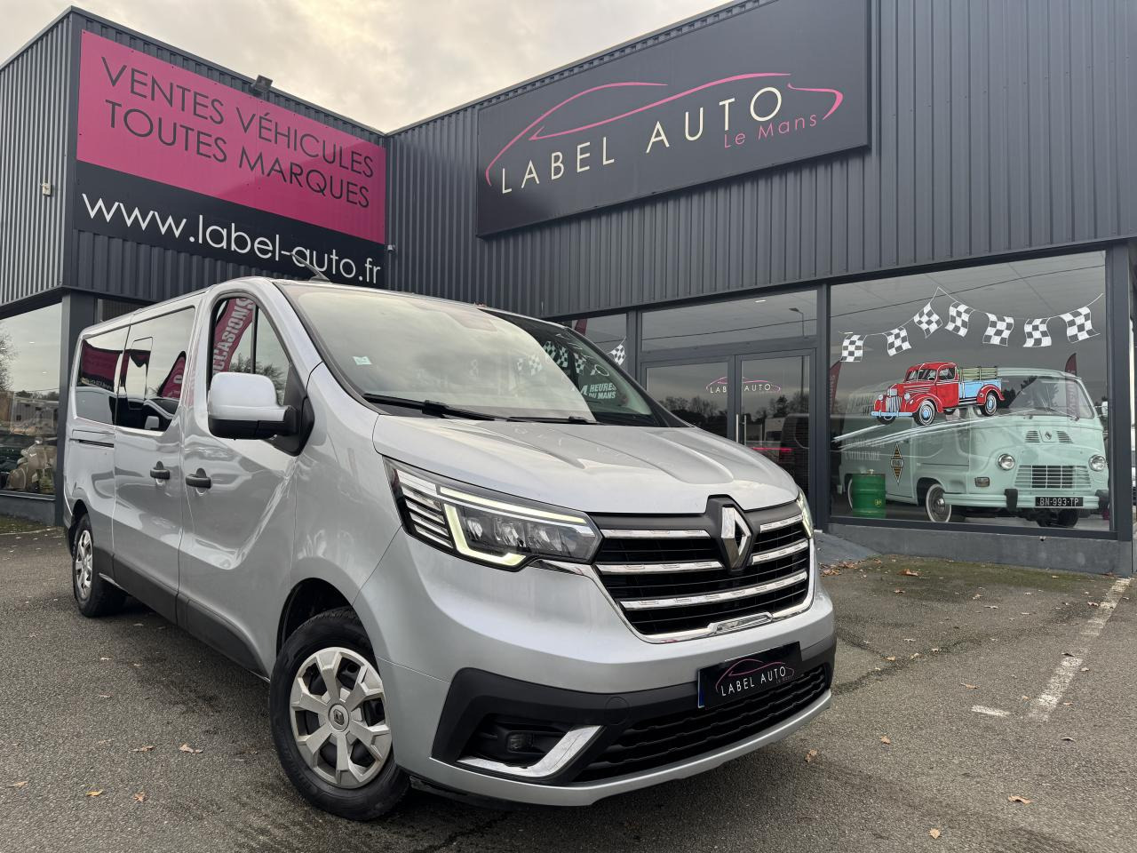 RENAULT Trafic L2 2.0 Energy dCi - 150 - S&S III COMBI Combi Zen L2H1 PHASE 3 - Combi van: picture 1 RENAULT Trafic L2 2.0 Energy dCi - 150 - S&S III COMBI Combi Zen L2H1 PHASE 3 - Combi van: picture 1