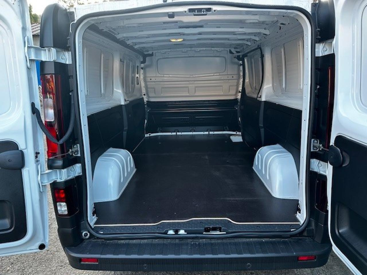 RENAULT Trafic L2H1 3000 Kg 2.0 Blue dCi - 130 2024  III FOURGON Fourgon Advance L2H1 PHASE 3 - Panel van: picture 3 RENAULT Trafic L2H1 3000 Kg 2.0 Blue dCi - 130 2024  III FOURGON Fourgon Advance L2H1 PHASE 3 - Panel van: picture 3