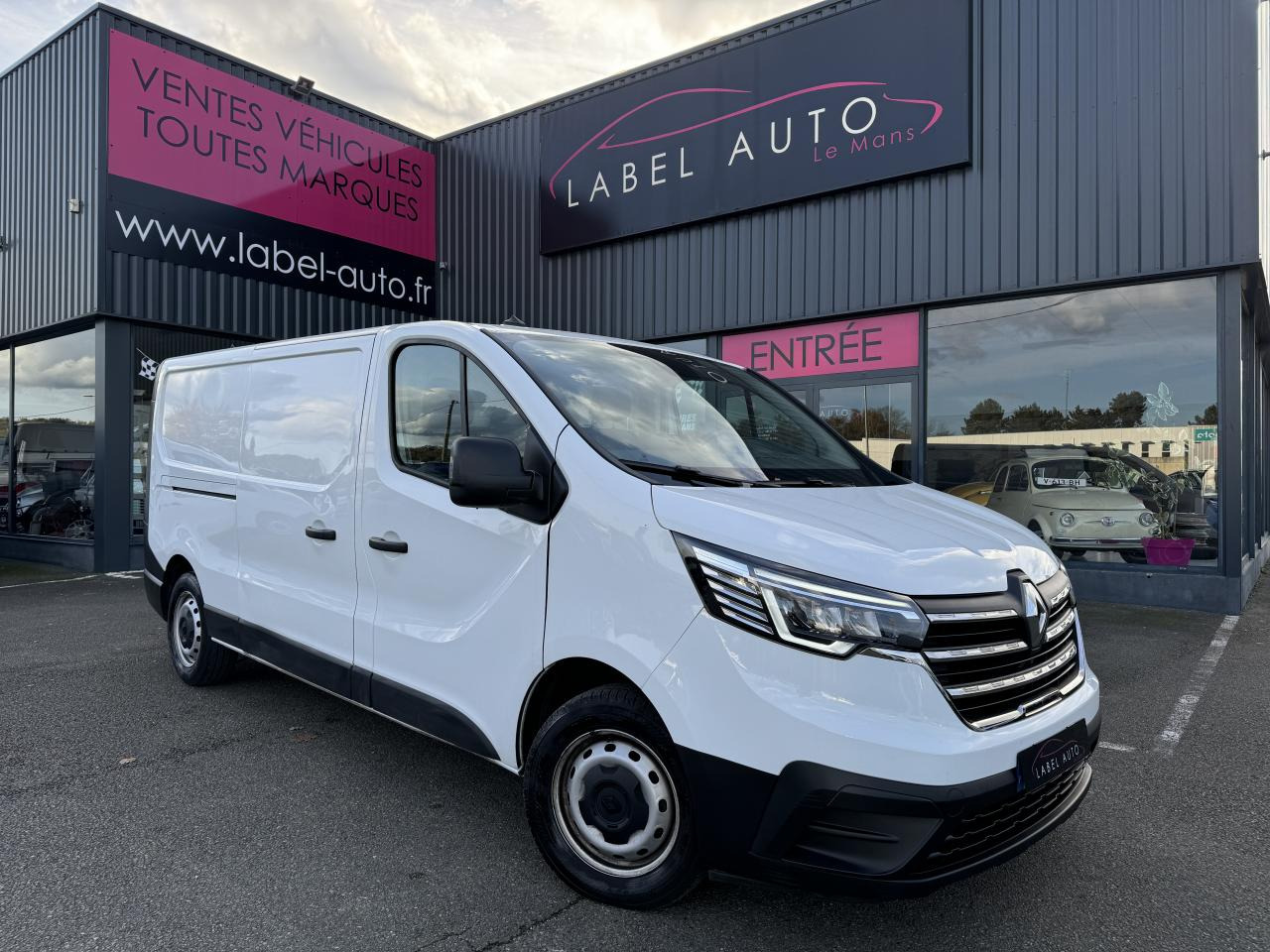 RENAULT Trafic L2H1 3000 Kg 2.0 Blue dCi - 130 III FOURGON Fourgon Confort L2H1 PHASE 3 - Panel van: picture 1 RENAULT Trafic L2H1 3000 Kg 2.0 Blue dCi - 130 III FOURGON Fourgon Confort L2H1 PHASE 3 - Panel van: picture 1