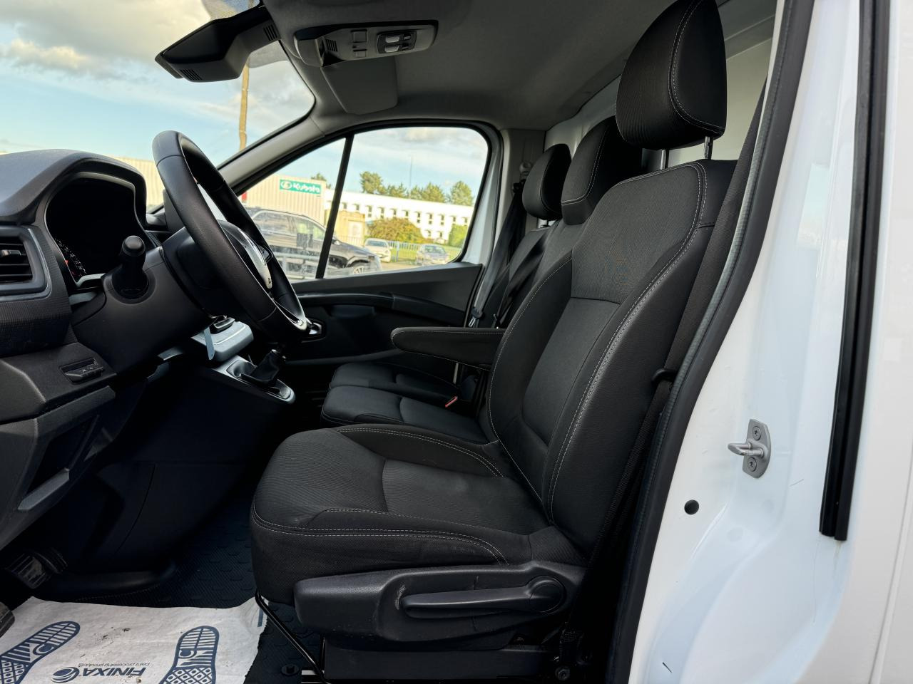 RENAULT Trafic L2H1 3000 Kg 2.0 Blue dCi - 130 III FOURGON Fourgon Confort L2H1 PHASE 3 - Panel van: picture 4 RENAULT Trafic L2H1 3000 Kg 2.0 Blue dCi - 130 III FOURGON Fourgon Confort L2H1 PHASE 3 - Panel van: picture 4