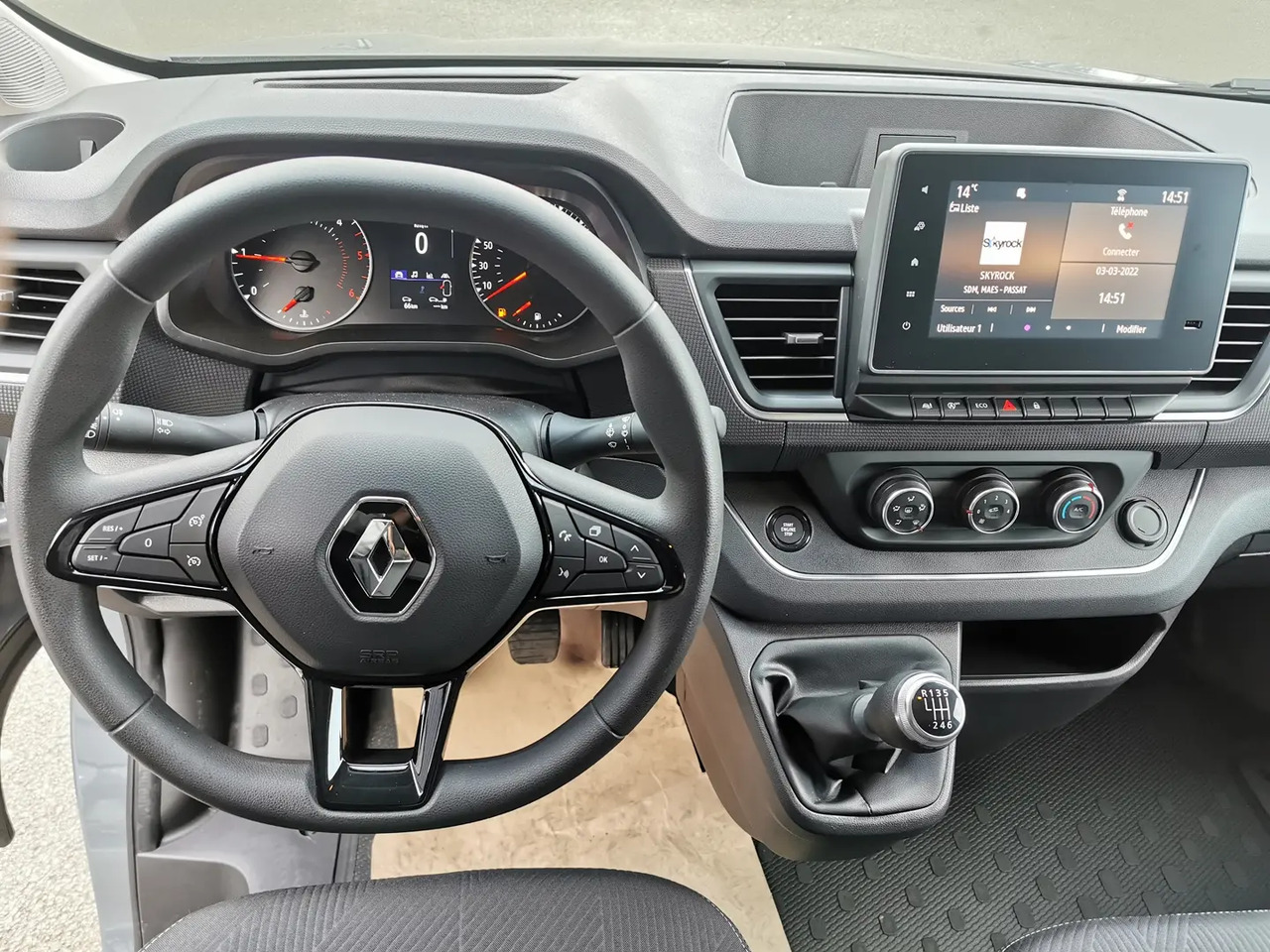 Renault Trafic L2H1 3T 2.0 BLUE DCI 170CH ADVANCE - Panel van: picture 4 Renault Trafic L2H1 3T 2.0 BLUE DCI 170CH ADVANCE - Panel van: picture 4